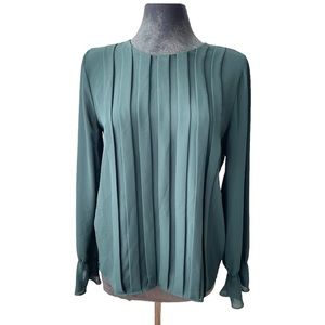 Long Sleeve Pleated Green color Blouse Size Medium